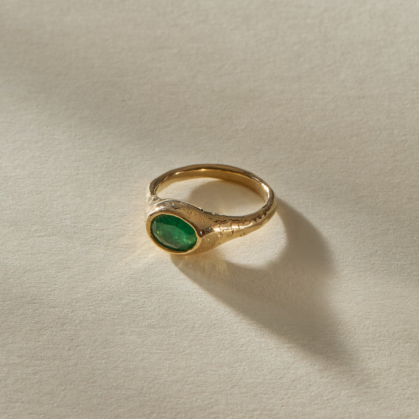 Fura Emerald Textured Signet Ring | OOAK