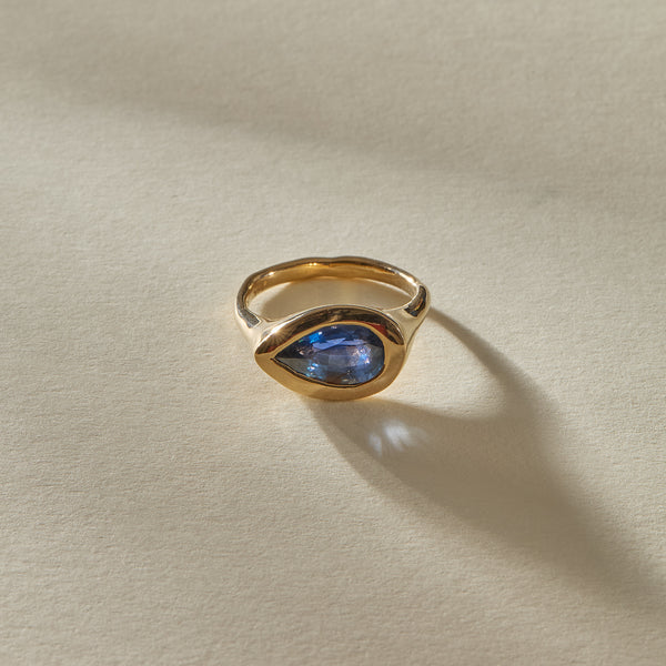 Umba Sapphire Signet Ring | OOAK