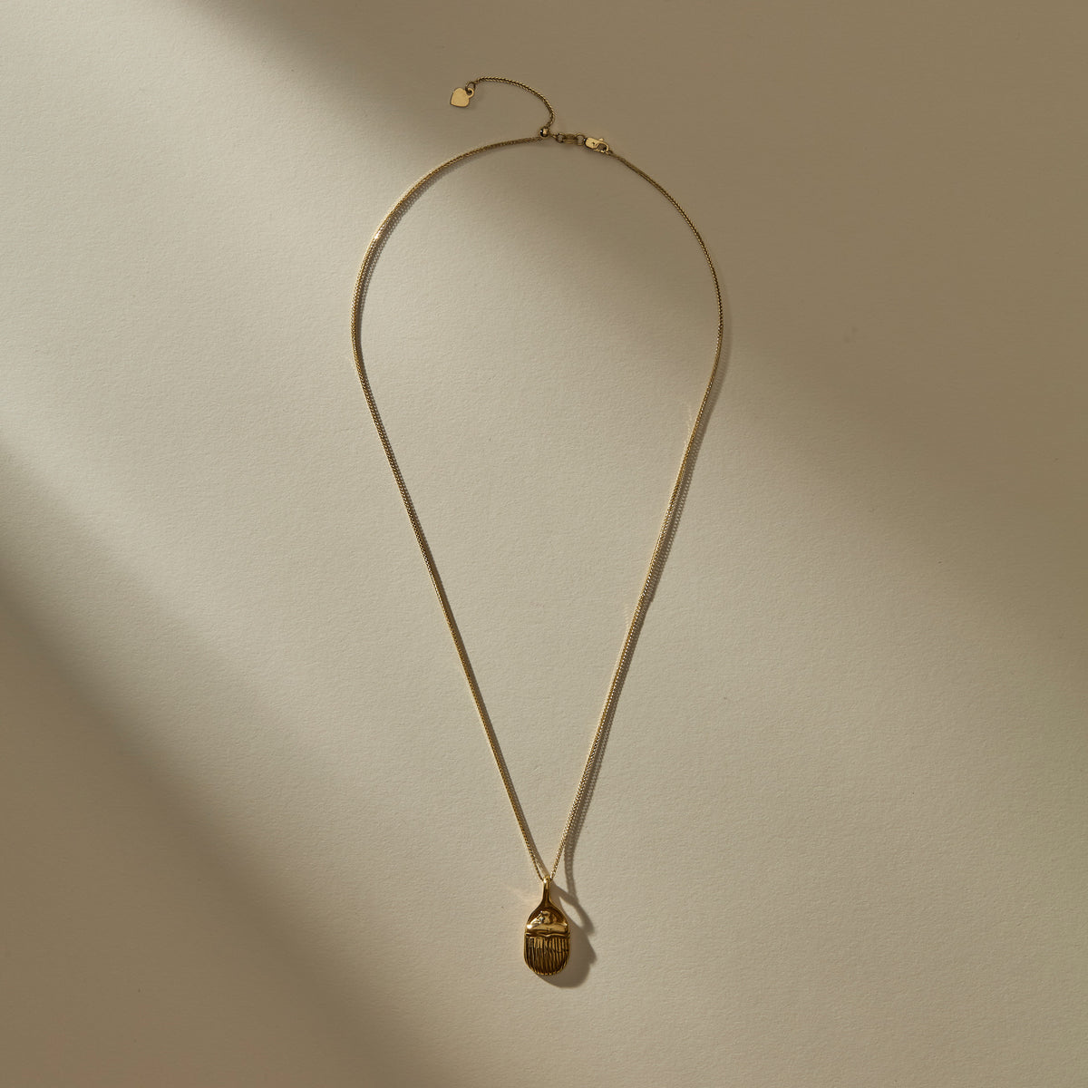 Scarab Amulet Necklace | Gold