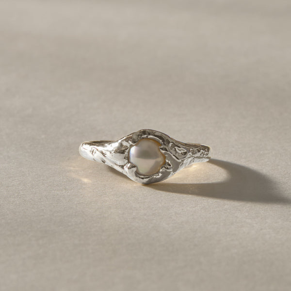 Yemayá Pearl Ring | Silver