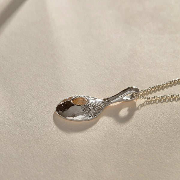 The Silver Reflections Pendulum Necklace
