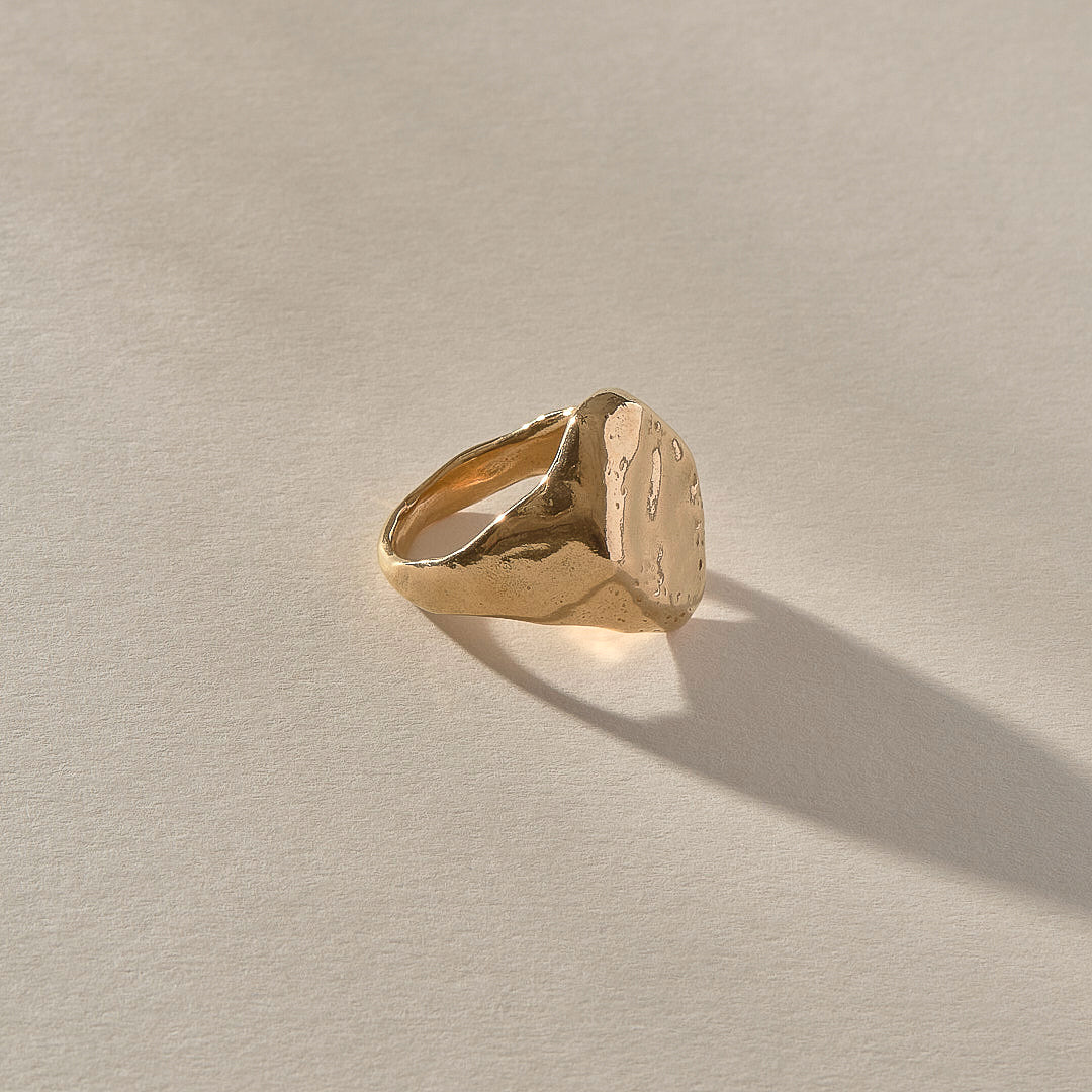 Heritage Signet Ring | Gold